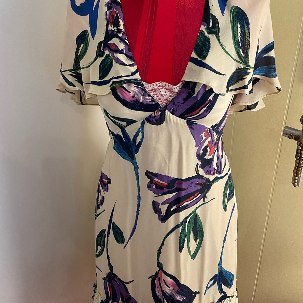 Anthro dress size 8 pull over head, NWT. Beige dress with flowers